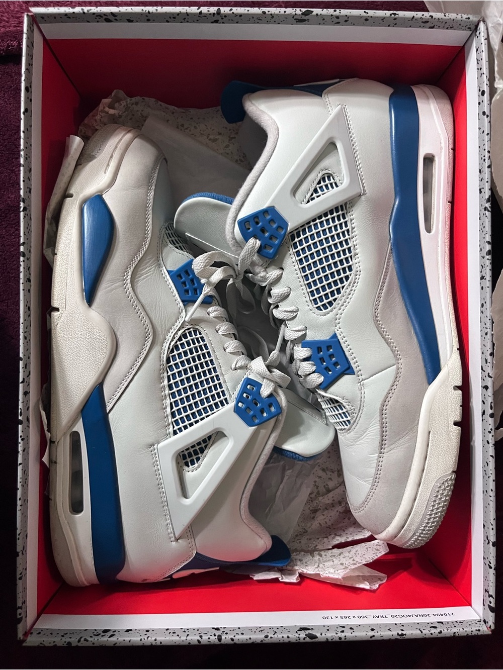 Jordan Men's White and Blue Retro Basketball Sneakers